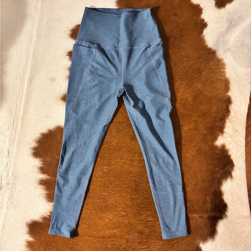 Beyond Yoga High-Waist Leggings in Dusty Blue